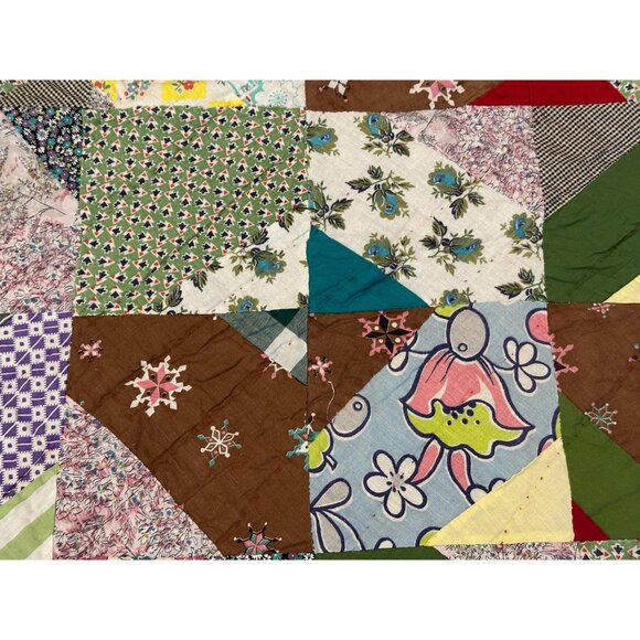 1930s 1940s quilt with feedsack fabrics hand pieced and quilted 71” x 82” - Picture 7 of 10